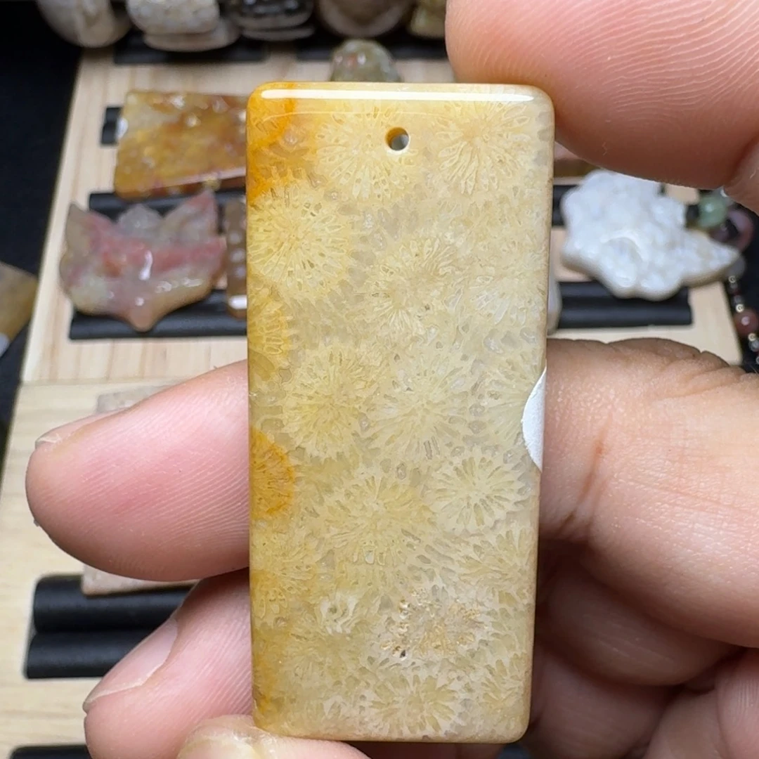 未镶嵌纯天然色有机玉石保真色硅化玉