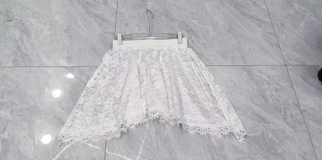 【洋洋推荐】日韩森系少女搭配花朵蕾丝叠穿屁帘