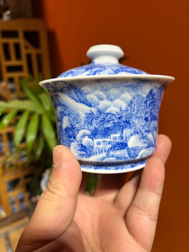 当代 纯手工手绘釉下仿古泥青花六面满绘国画瀑布山水马蹄盖碗