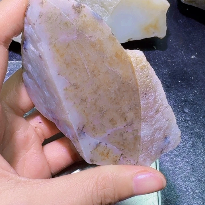 未镶嵌和田玉（糖玉）珠宝半成品