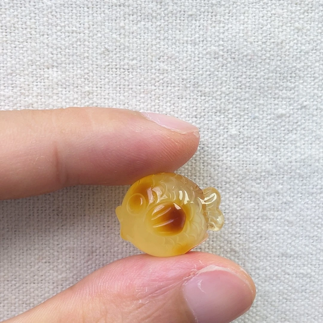 琥珀未镶嵌裸石小鱼