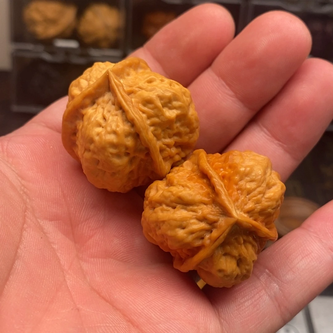 文玩核桃吊坠牡丹三愣