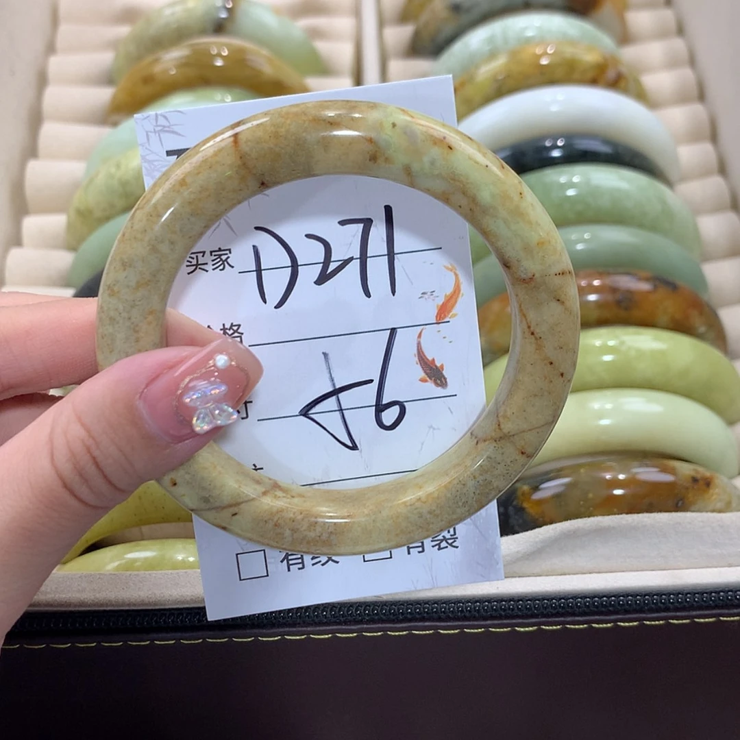 【闪购商品】未镶嵌蛇纹石玉手镯