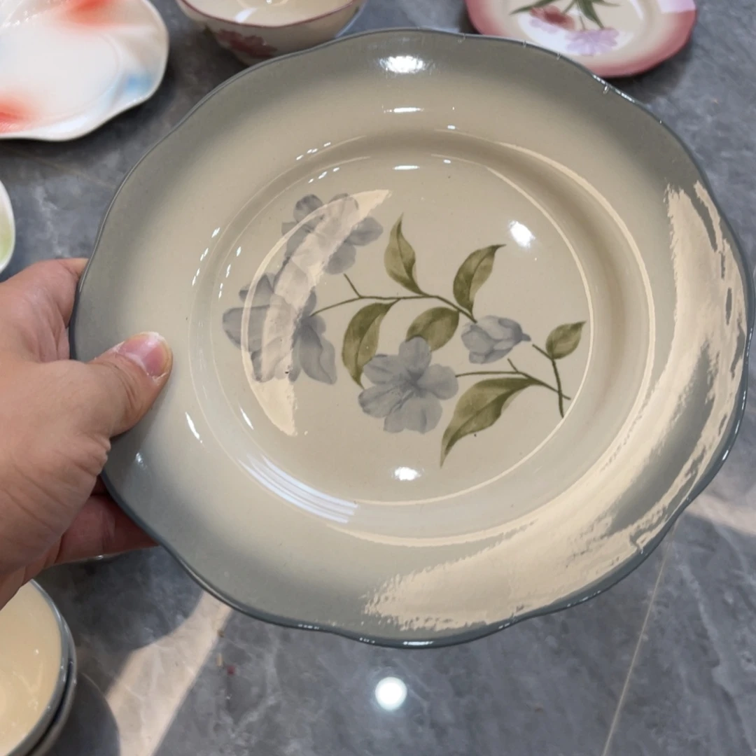 陶瓷微瑕餐具介意勿拍，满18飞！