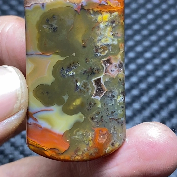 玛瑙/玉髓颈饰未镶嵌九**皋