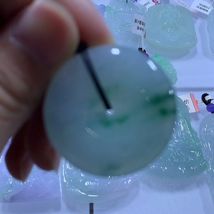 翡翠未镶嵌颈饰天然翡翠A货吊坠