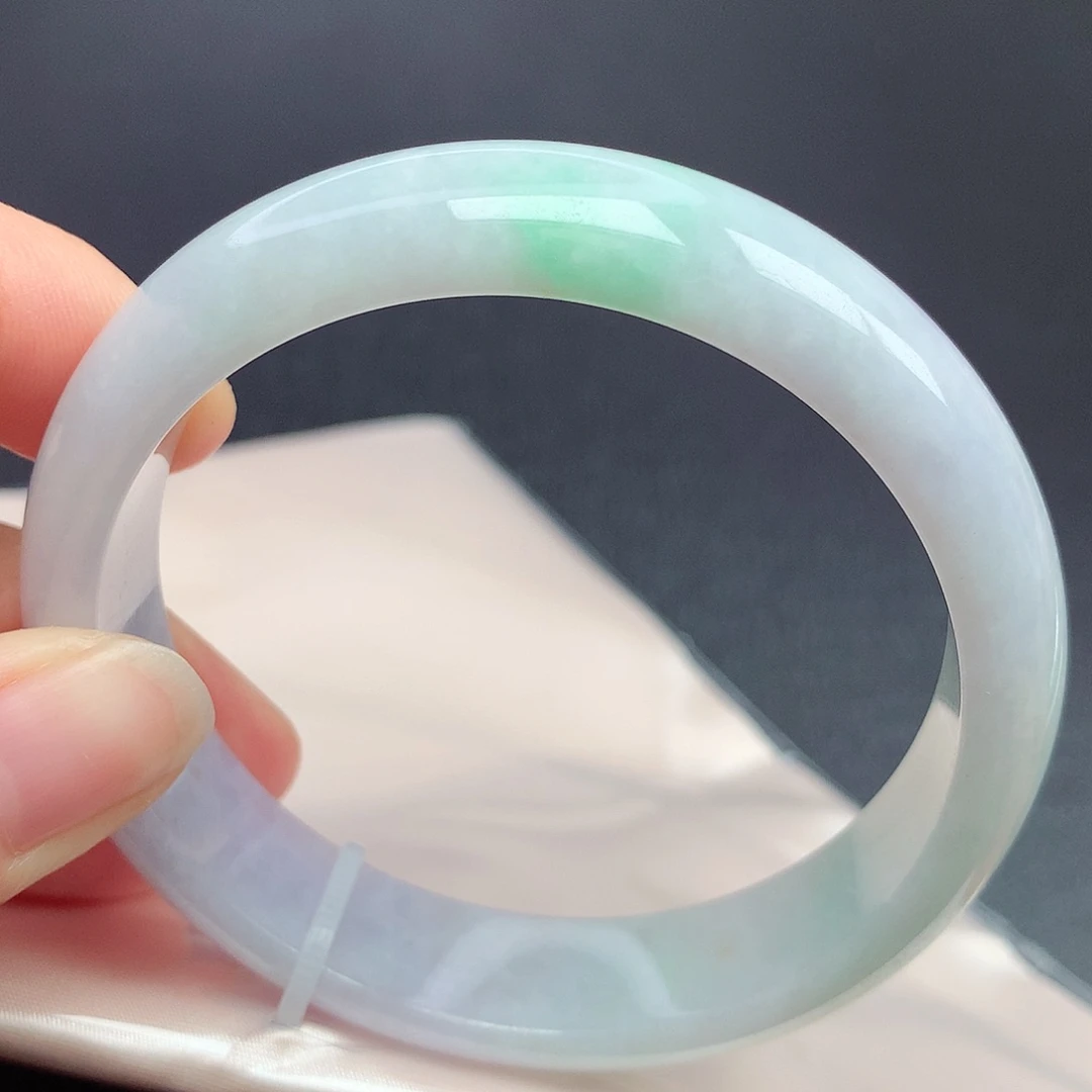 翡翠手镯未镶嵌57.8圈口