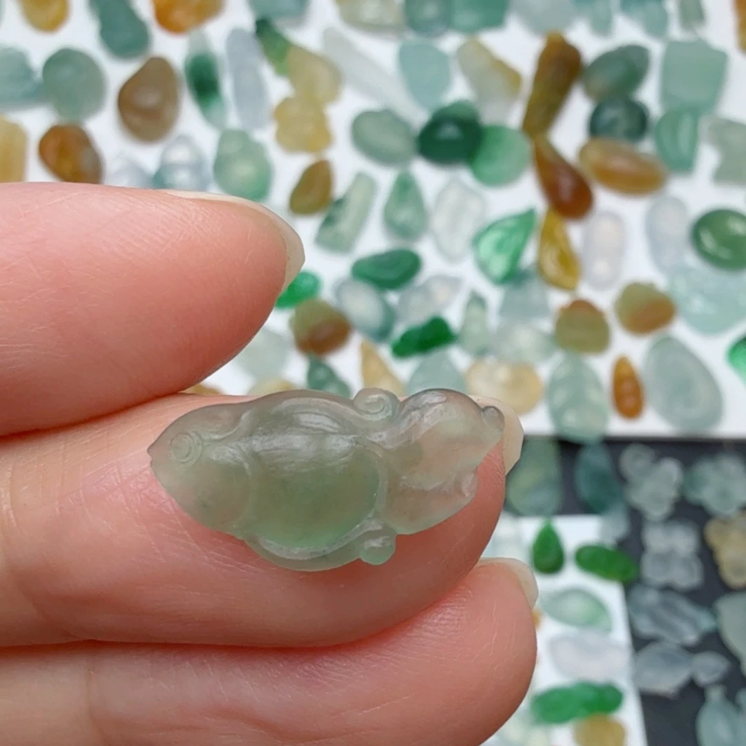 定制翡翠未镶嵌小鱼