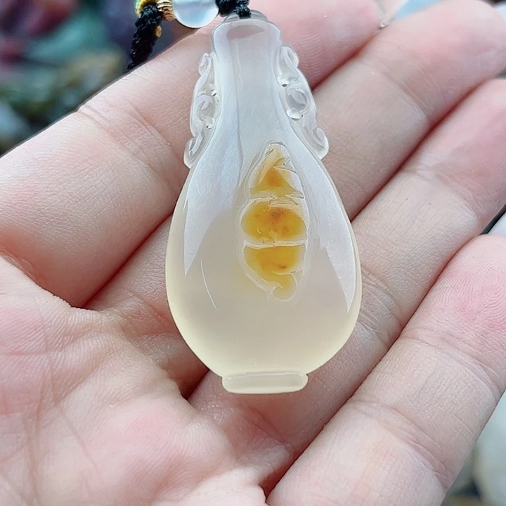 天***雨玛瑙未镶嵌手饰吊坠