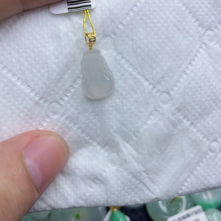 颈饰18K金镶嵌翡翠