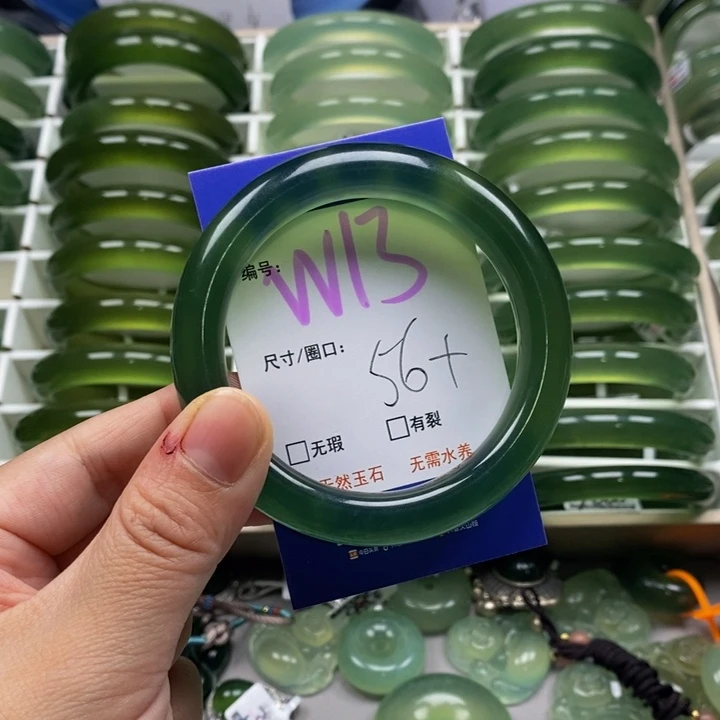 蛇纹石玉未镶嵌手镯心**年