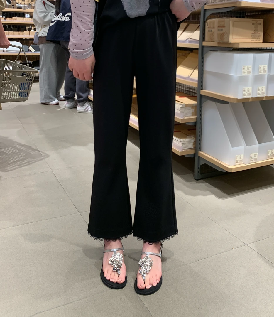 NANJIE/楠姐【瘦腿续集】夏款脚口拼接蕾丝九分黑色微喇裤XNS6318