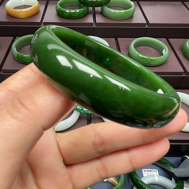 和田玉未镶嵌手镯63口径