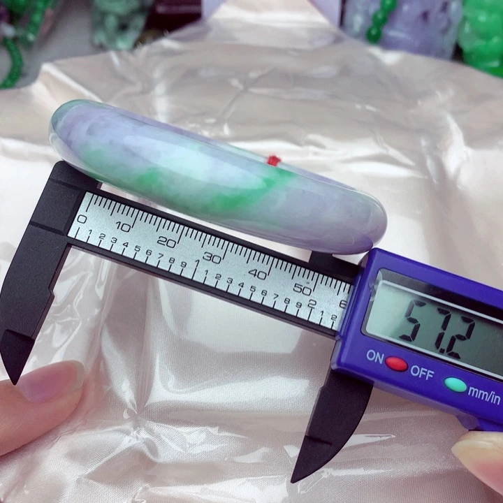 翡翠手镯未镶嵌手镯