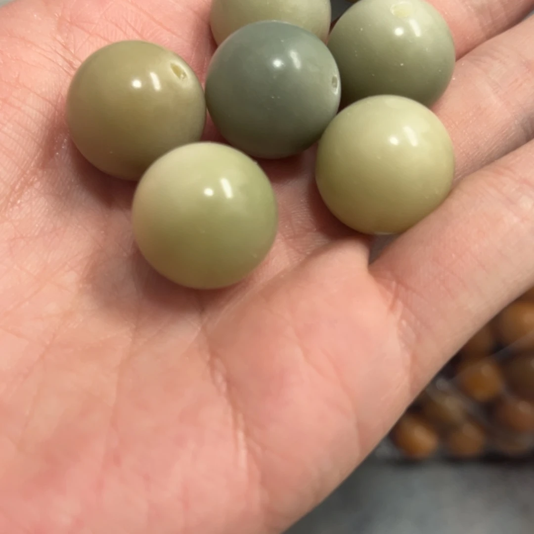 【闪购商品】白玉菩提吊坠z19/20+5颗微瑕青提