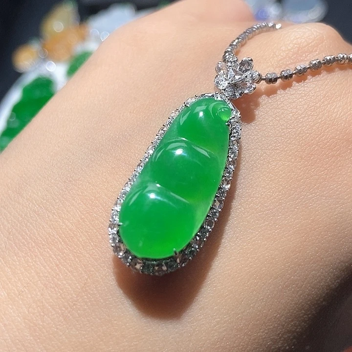 颈饰18K金镶嵌翡翠不含项链