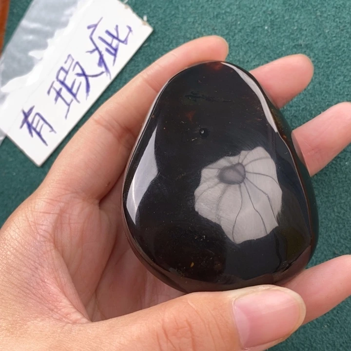 未镶嵌琥珀珠宝奇石