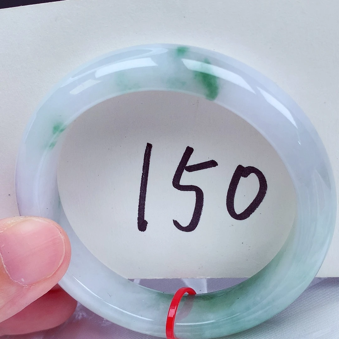 翡翠手镯未镶嵌翡翠