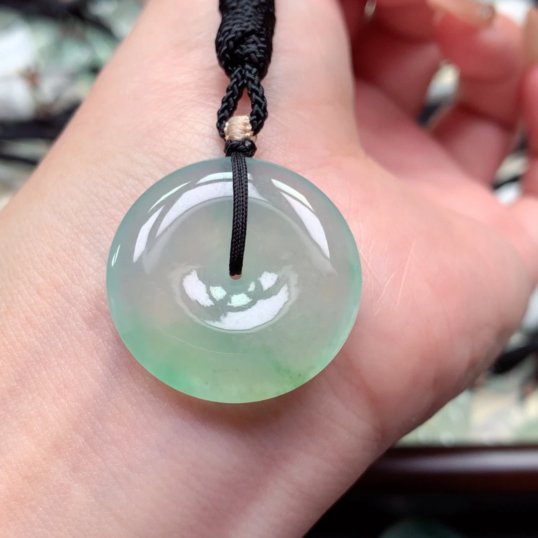 翡翠未镶嵌颈饰扣子