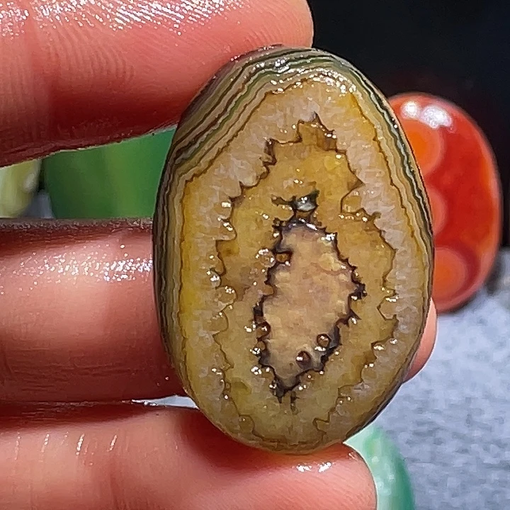 玛瑙/玉髓未镶嵌珠宝奇石