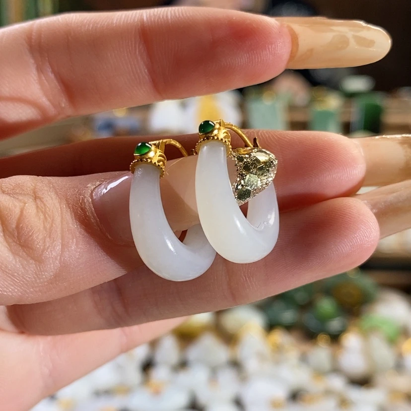 【闪购商品】和田玉耳扣18K金镶嵌