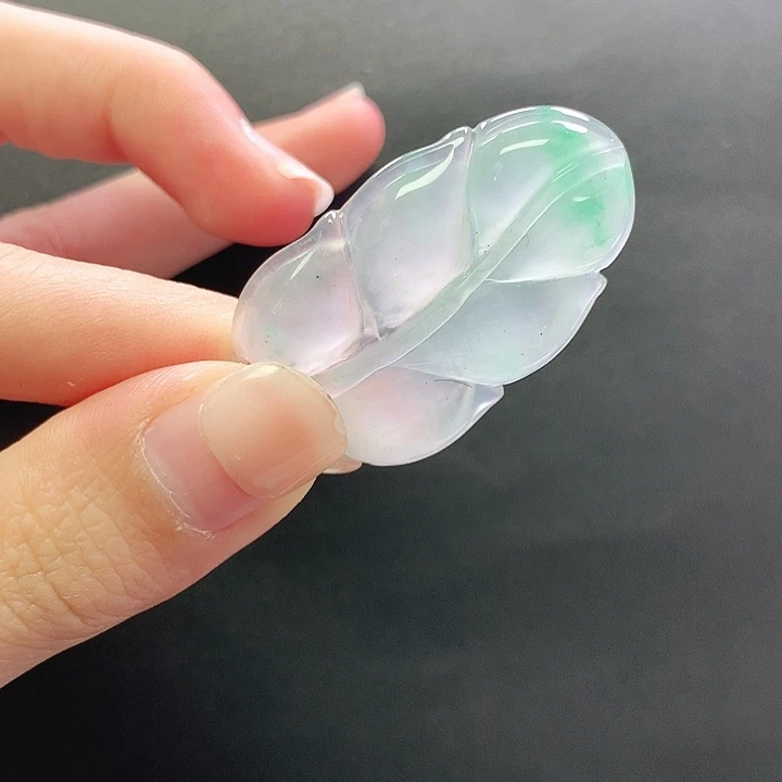 石英质玉未镶嵌颈饰