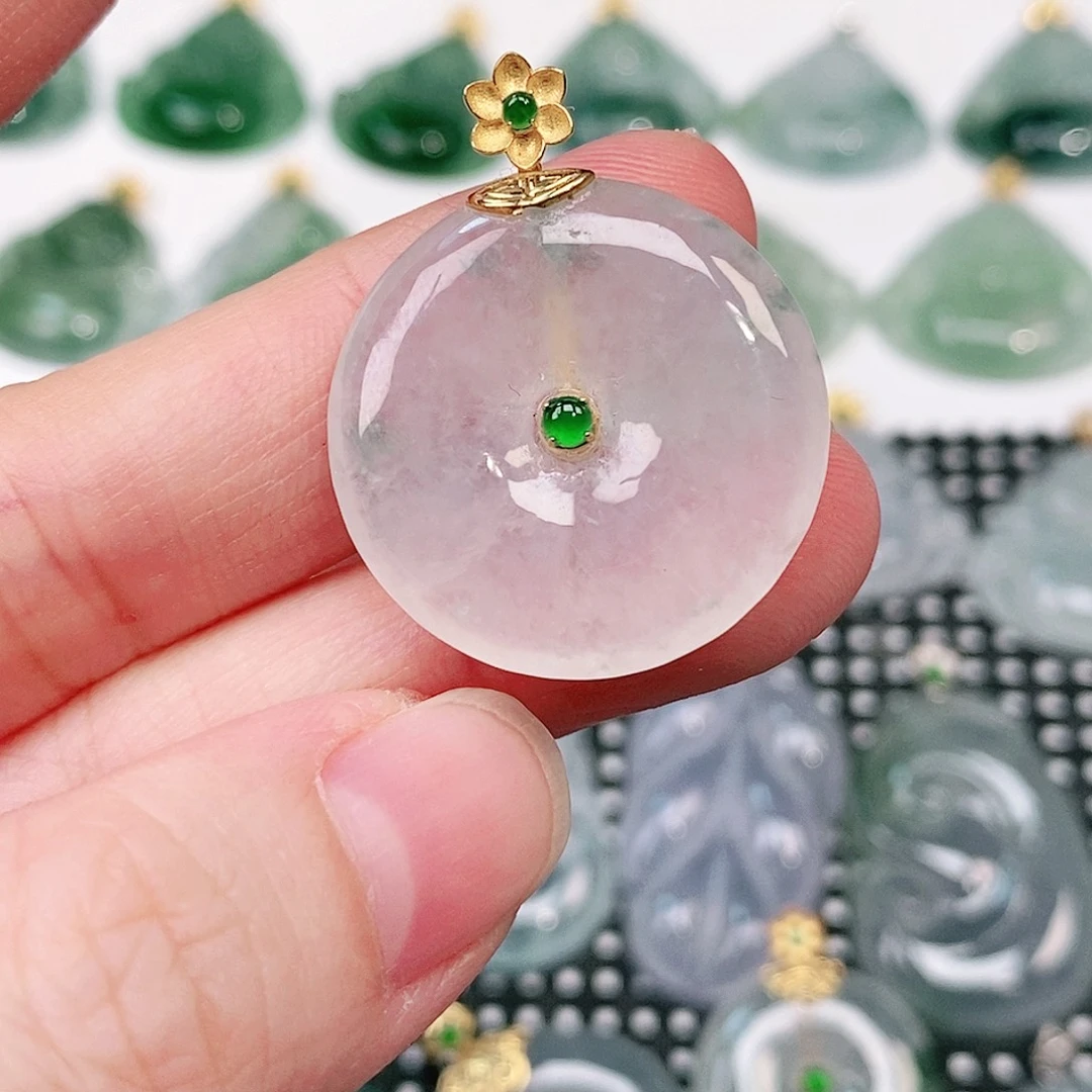 翡翠18K金镶嵌颈饰