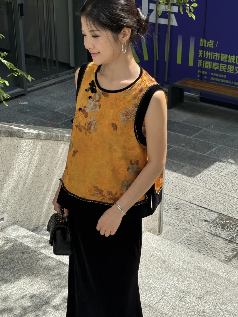 国风斜襟扣提花新中式马甲上衣
