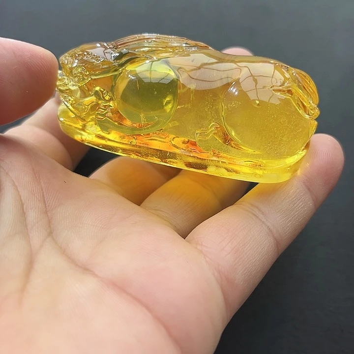 琥珀未镶嵌裸石吊坠