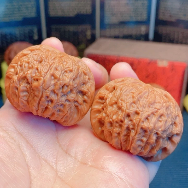 文玩核桃吊坠43血麒麟