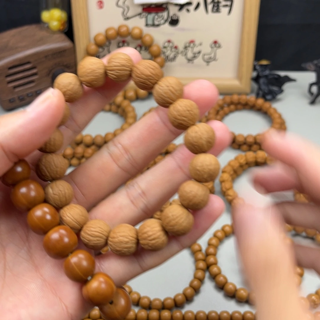 张***识猴头核桃手串文泰