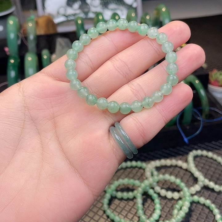 石英质玉（非洲翠）未镶嵌手链