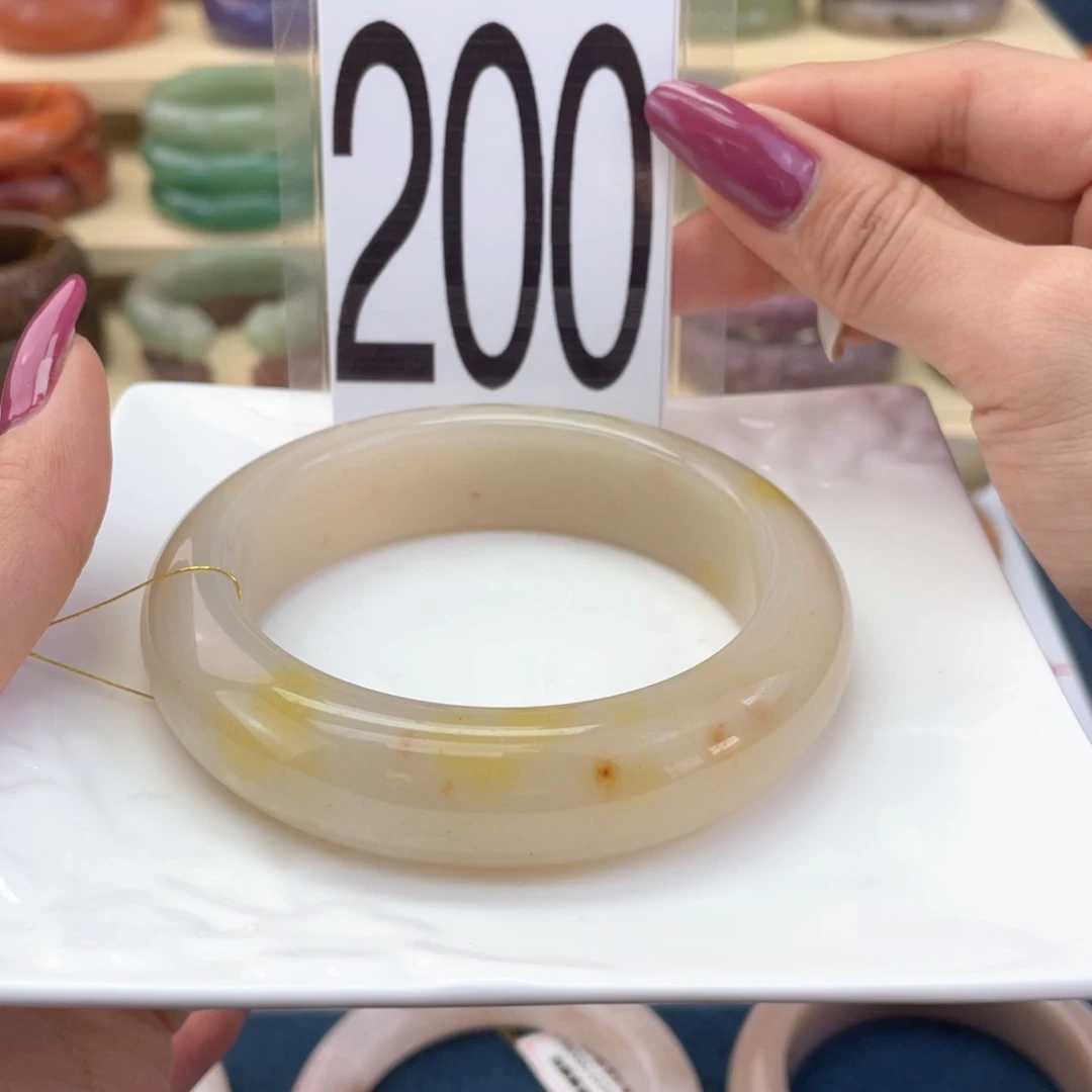 石英质玉未镶嵌手镯64