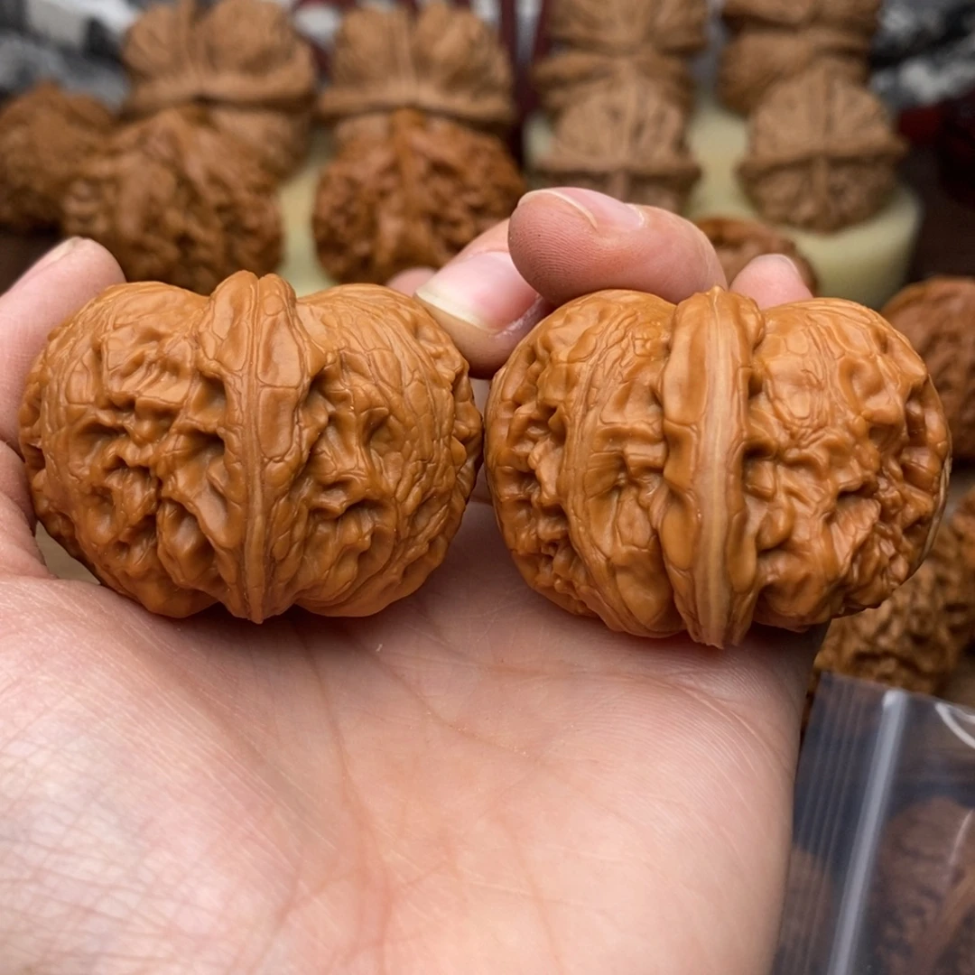 文玩核桃把件247号44元宝尖瑕疵