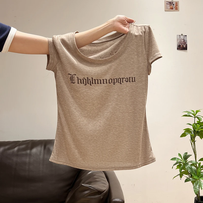 浅咖色圆领正肩短袖T恤女2025夏新款独特漂亮印花修身设计感上衣