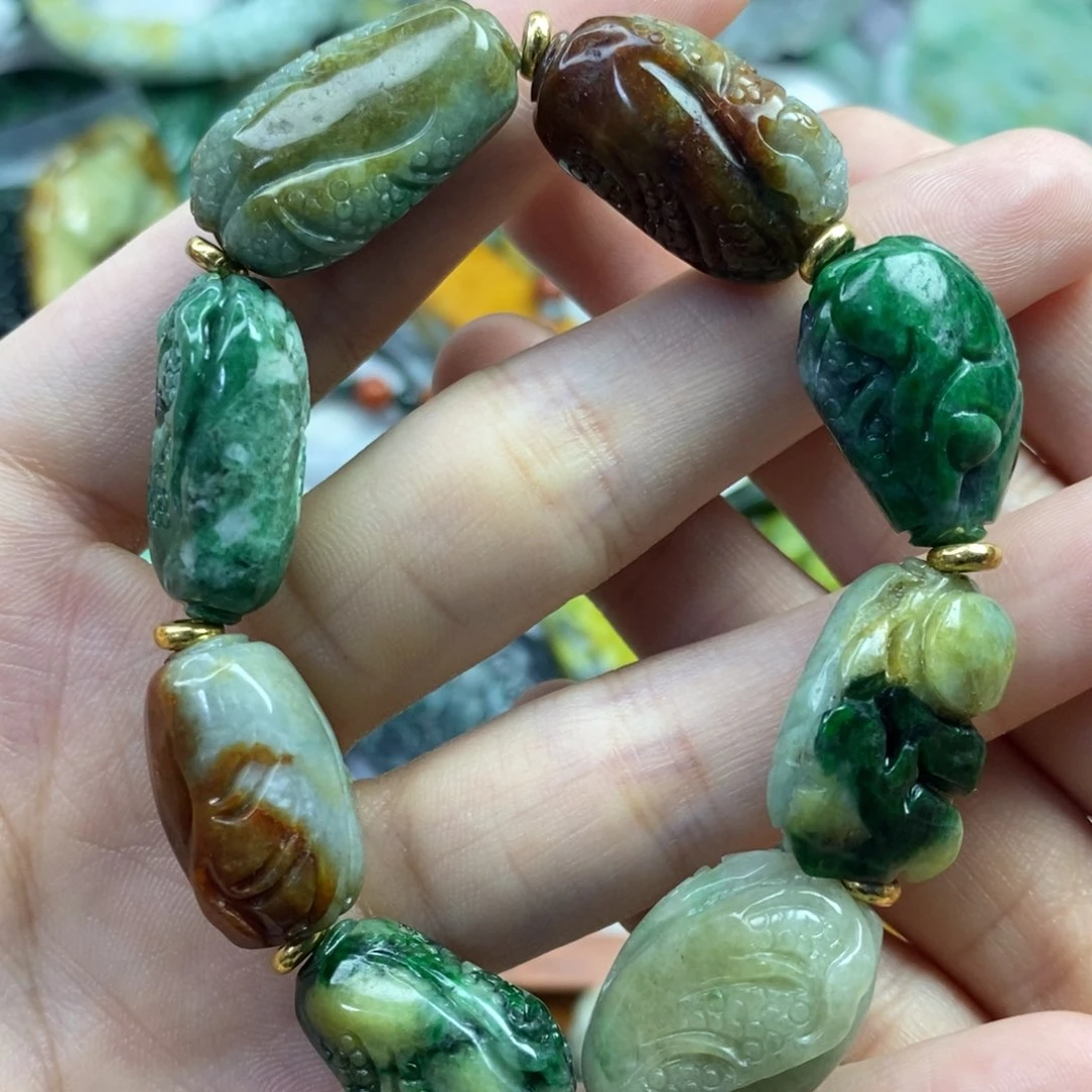 翡翠未镶嵌颈饰*️****