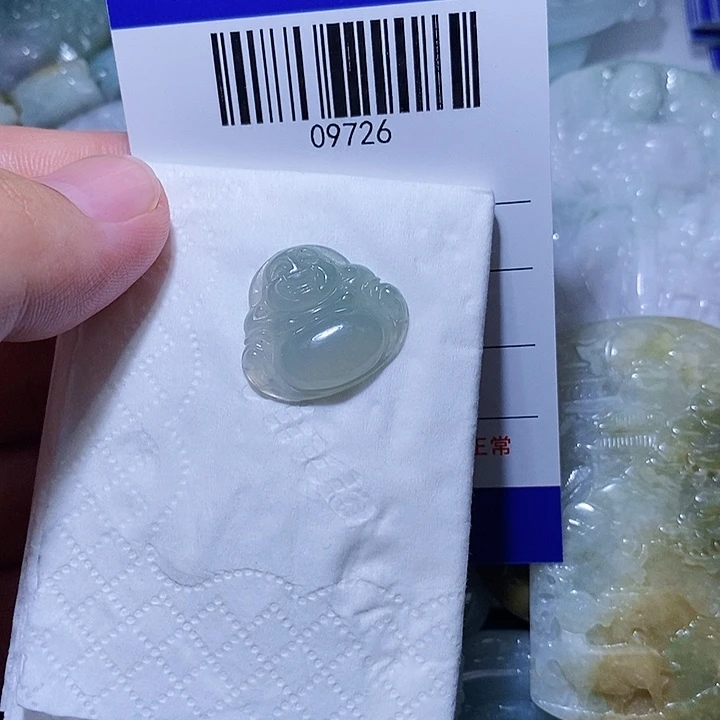 翡翠未镶嵌颈饰天光墟翡翠市场现金代购