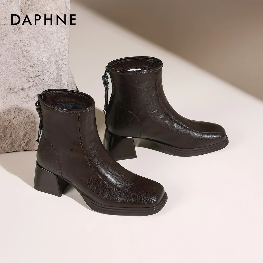 达芙妮25秋冬新款短靴粗高跟方头气质时尚百搭复古增高英伦瘦瘦靴