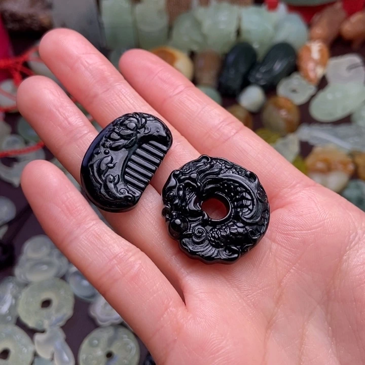 大***铃蛇纹石玉未镶嵌颈饰