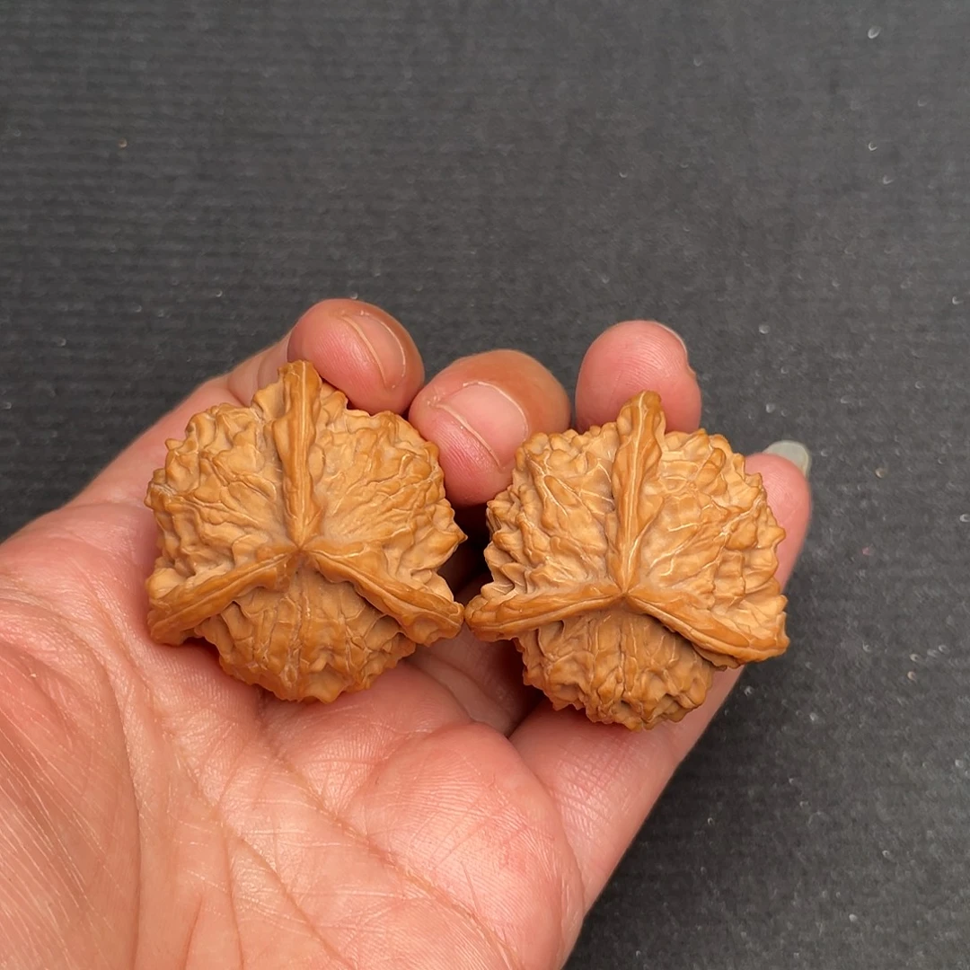 把件桃核37×32盘山三棱XM3354