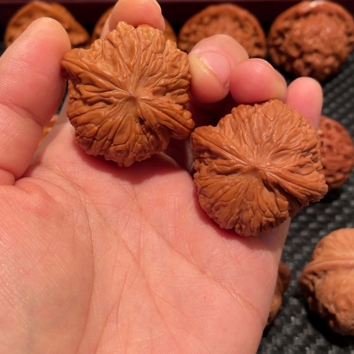 龙***歌把件文玩核桃磨盘40