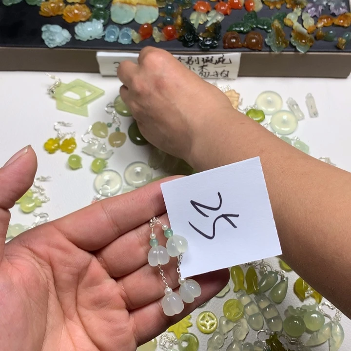 月***蔼蛇纹石玉合金耳钉