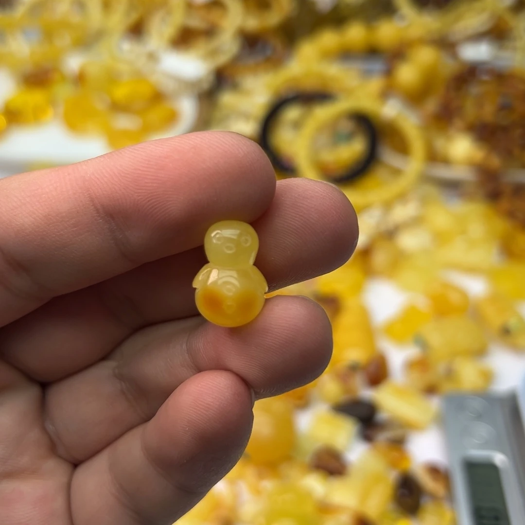 琥珀未镶嵌裸石1.05克