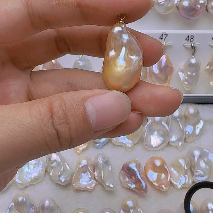 颈饰未镶嵌淡水珍珠