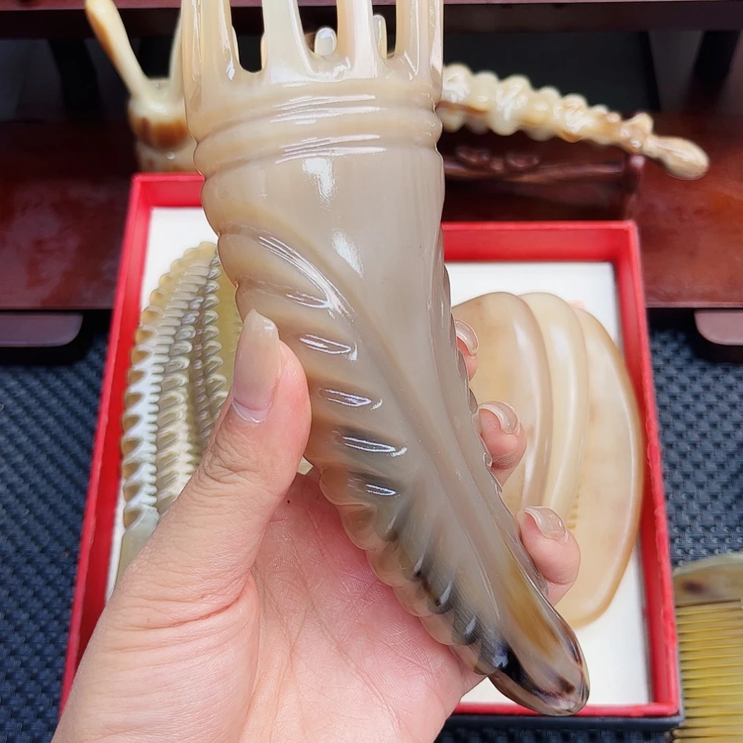 纯手工制作纯牛角梳子
