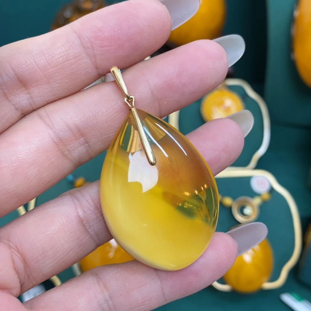 14K金镶嵌颈饰蜜蜡