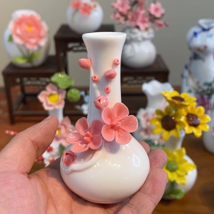 手工精致陶瓷摆件