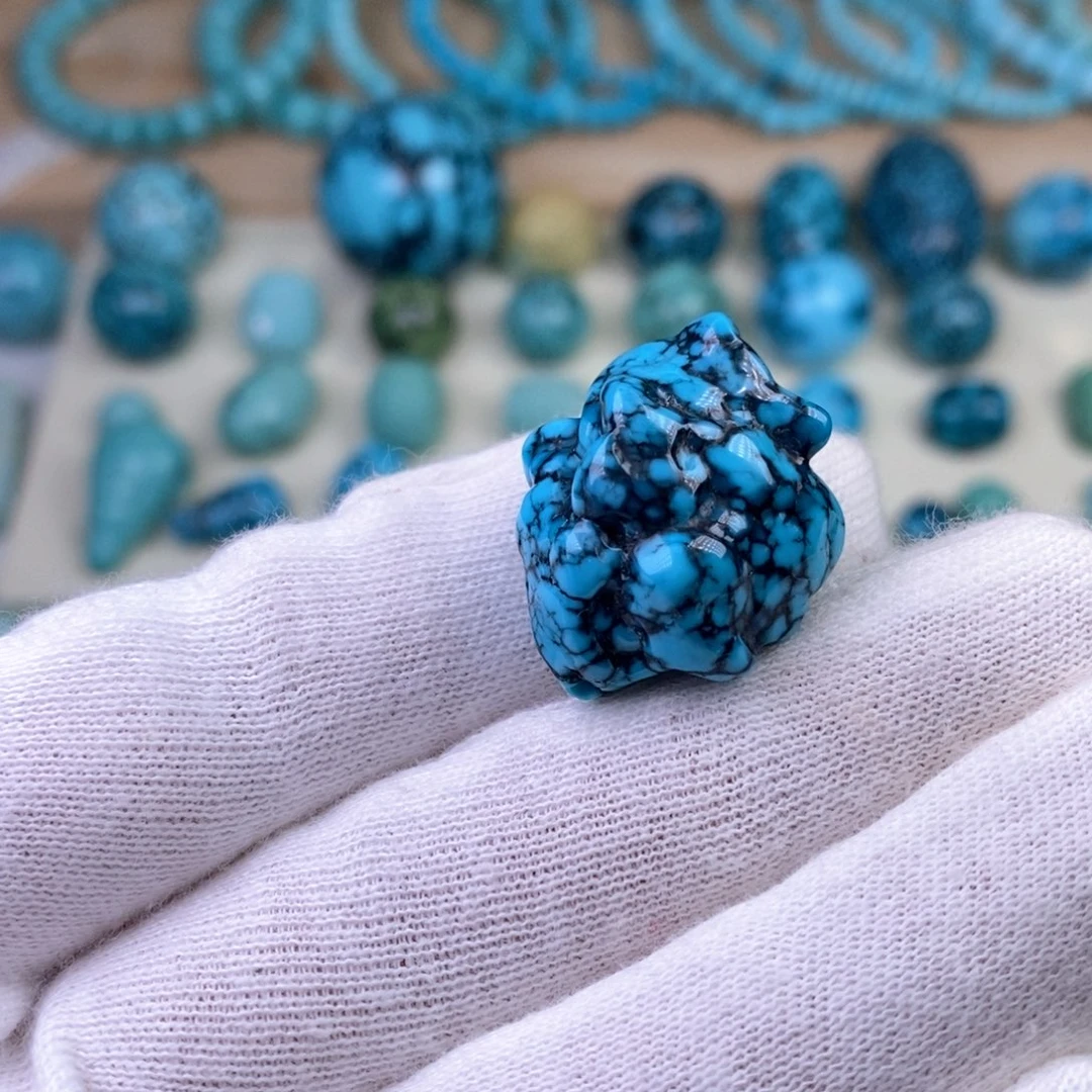 绿松石乌兰花随形未镶嵌