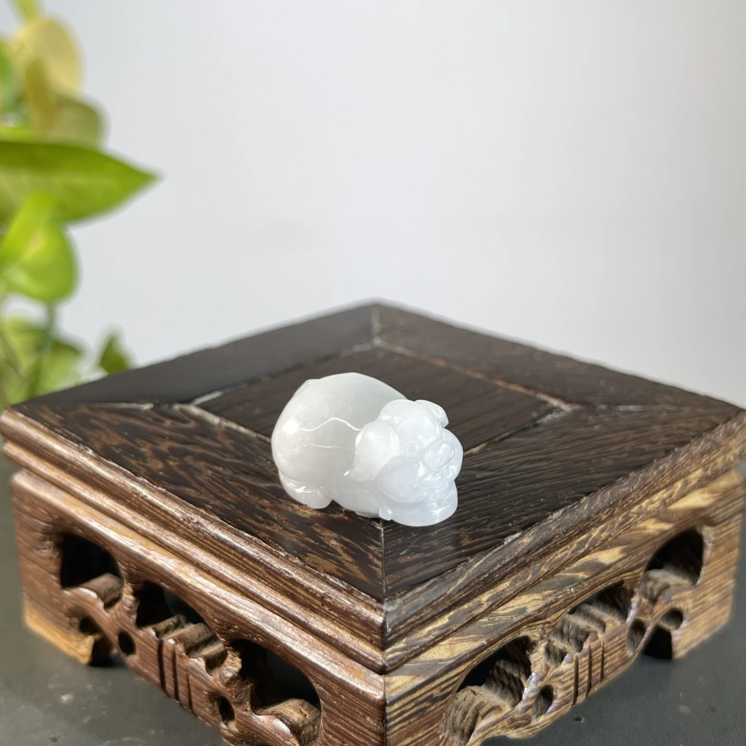 JCW17-02  天然缅甸A货翡翠  福猪