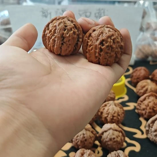 文玩核桃吊坠白狮子，全品无修